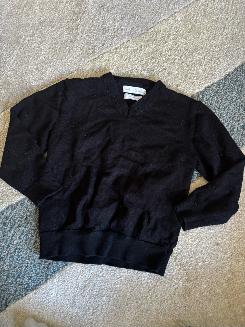 Zara Kids V Neck Pullover Sweater Black Classic Knit Extrafine Wool Size 9